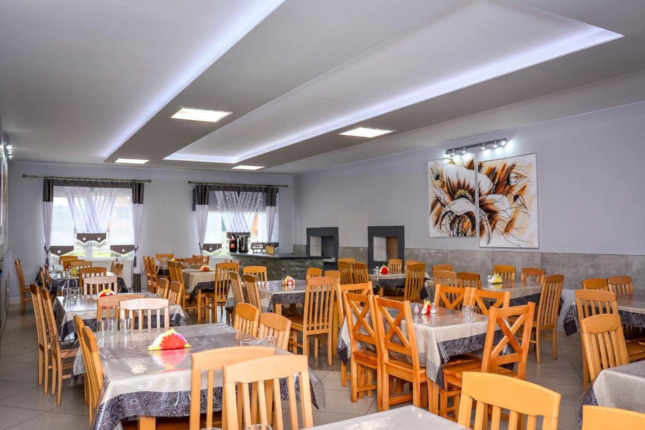 Osrodek Wczasowo-Kolonijny Bazylak Rewal Bed and Breakfast Exterior foto